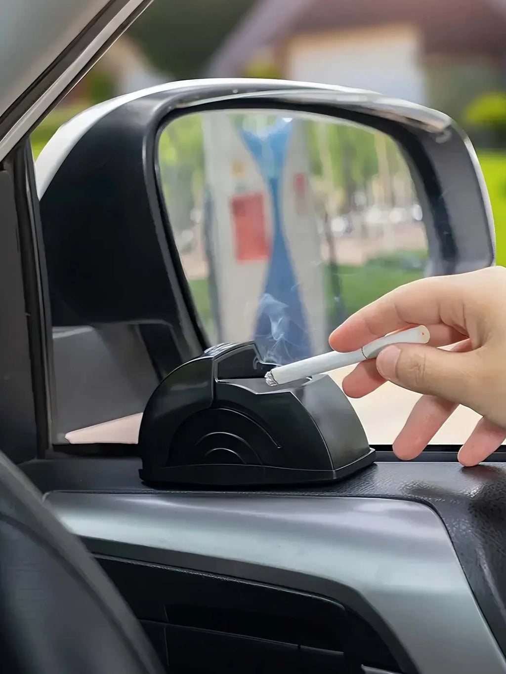 Car Ashtray: It conveniently stores ash and is designed with an openable lid to prevent ash from flying.